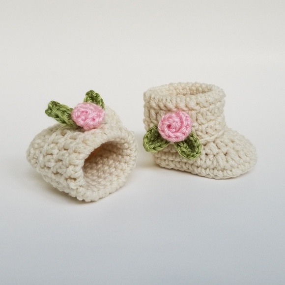 Baby girl booties with Roses - Picture 7 of 8